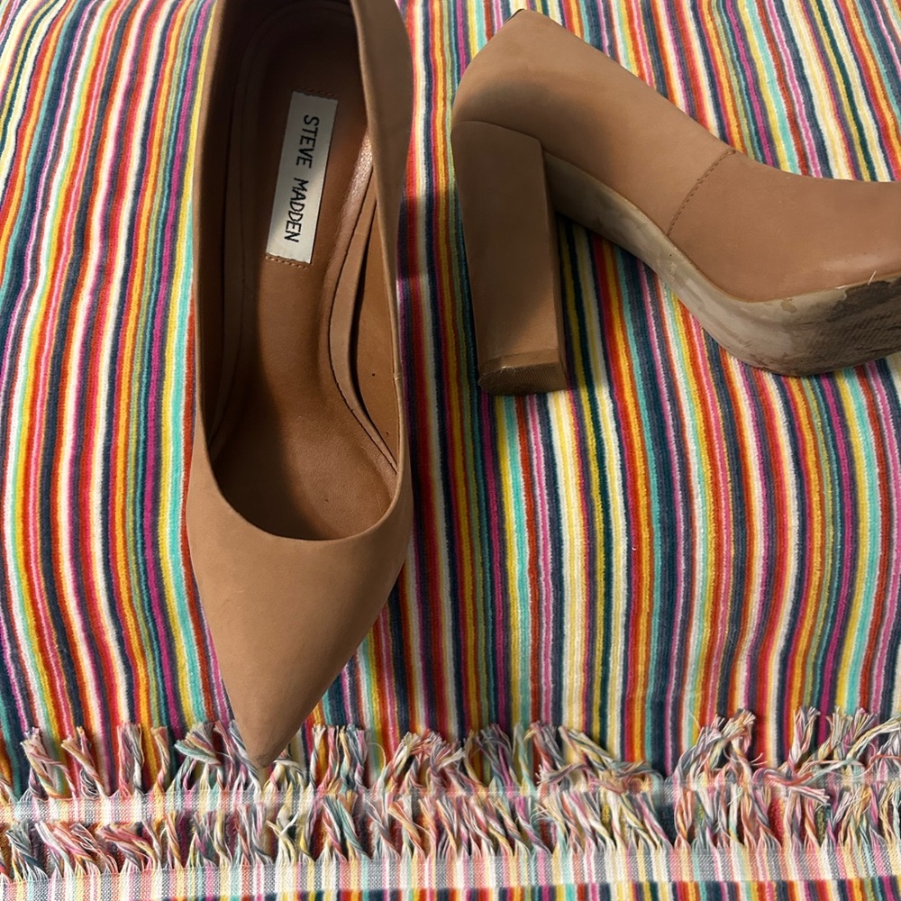 Steve Madden heels like new nubuck suede - Picture 8 of 10